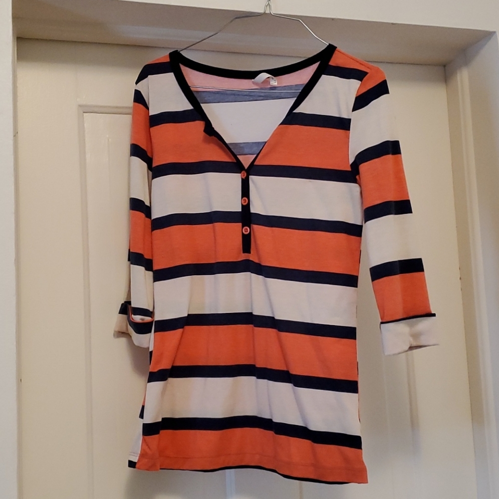 V-neck navy, peach-ish & cream shirt